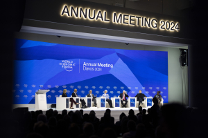 Φόρουμ Νταβός: Συγκρούσεις και «εστίες», «κούρσα» σε Τεχνητή Νοημοσύνη και ενεργειακή μετάβαση