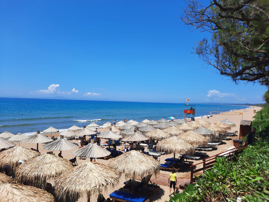 Κουρούτα: «Εφιάλτης» η Μύκονος της Πελοποννήσου για τους τουρίστες