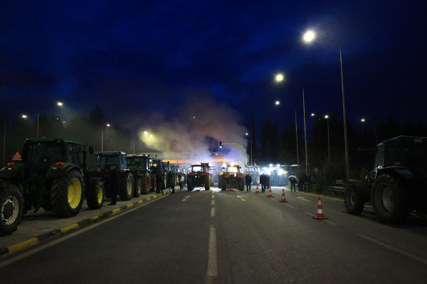 Οι αγρότες στα μπλόκα: Κοινό μέτωπο των Θεσσαλών στη Νίκαια