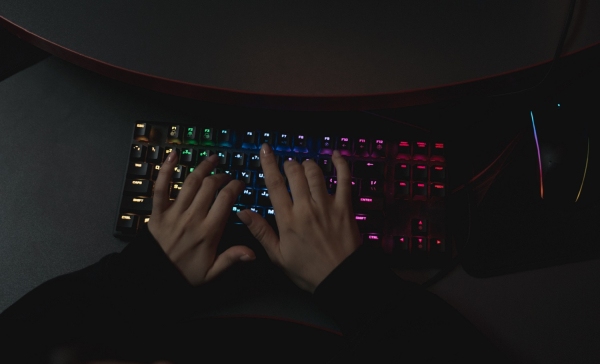 Λέσβος: Ποδοσφαιριστής κατηγορείται για παιδική πορνογραφία