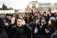 Οι μαθητές κλείνουν τα σχολεία και κατεβαίνουν στους δρόμους για τα Τέμπη (28/2)
