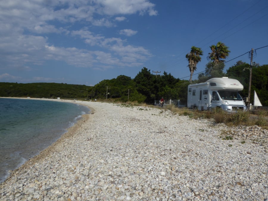 «Φρένο» στον αυτοκινούμενο τουρισμό στην Ελλάδα – Αντιδράσεις από Ευρωπαίους ταξιδιώτες