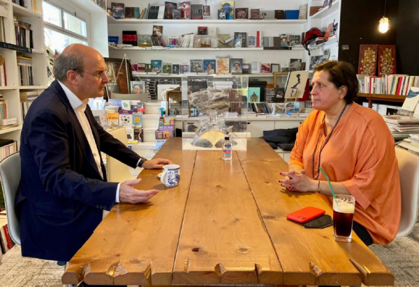 Χατζηδάκης: «Η έμφυλη βία πρέπει να μας βρει όλους απέναντι»