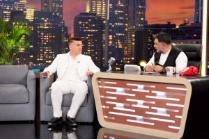 «The 2NightShow»: Ανδρική υπόθεση η αποψινή εκπομπή του Αρναούτογλου