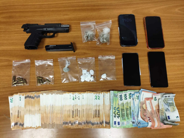 Περιστέρι: Συνελήφθη ζευγάρι για οπλοκατοχή και διακίνηση ναρκωτικών