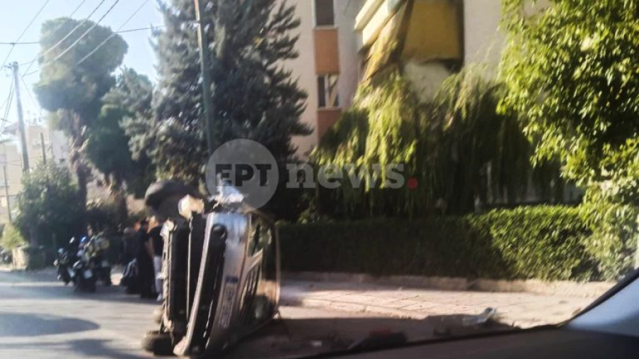 Τροχαίο στο Χαλάνδρι: Αναποδογύρισε αυτοκίνητο, μια τραυματίας