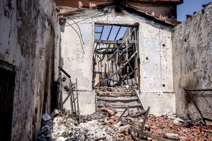 Συνεχίζονται οι αυτοψίες μετά τη φωτιά στη Χίο με τη χρήση της εφαρμογής Digispect