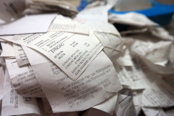 Εφορία: Πρόστιμο 250 ευρώ για απόδειξη την ώρα του ελέγχου