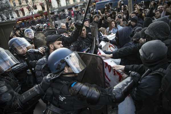 Γαλλία: Χιλιάδες στους δρόμους κατά της αστυνομικής βίας, επεισόδια στο Παρίσι