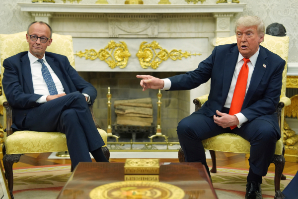 Νέα επίθεση Τραμπ σε Μερτς: Ας αφιερώσει χρόνο στην αποκατάσταση της κατεστραμμένης χώρας του