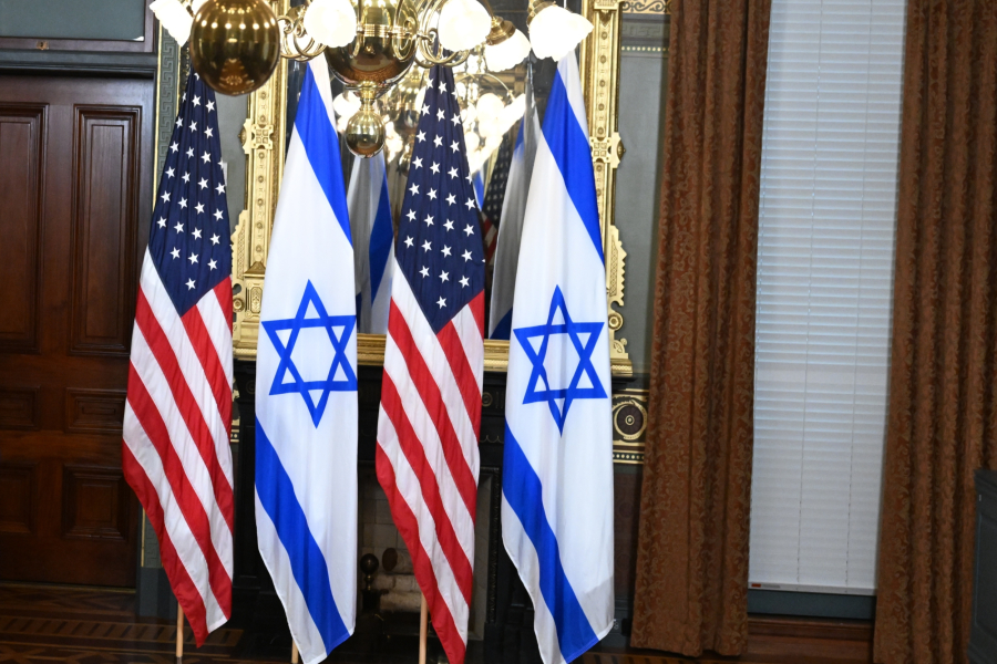 KENNY HOLSTON / POOL