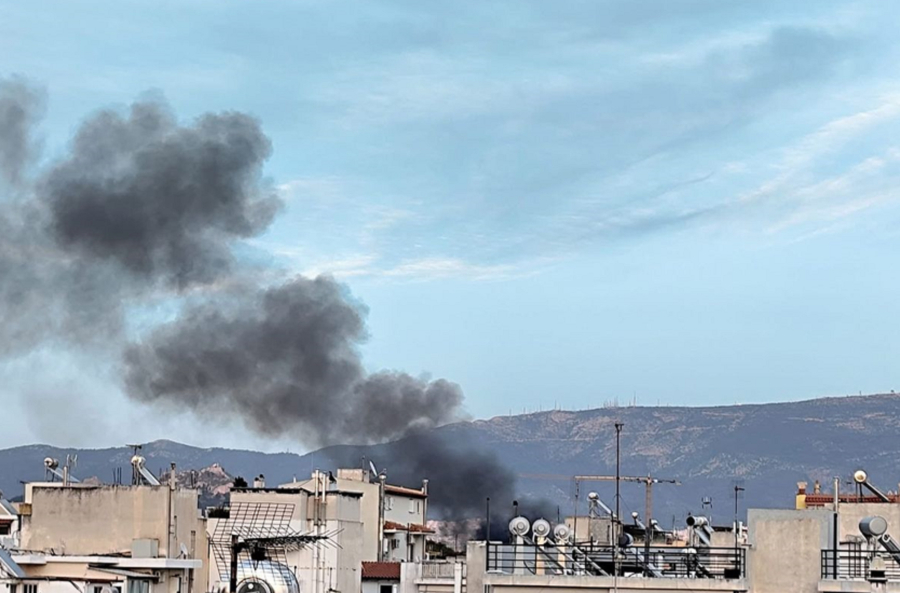 Μεγάλη φωτιά στον Βοτανικό: Ήχησε το «112» - Κλείστε πόρτες και παράθυρα