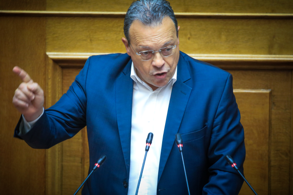 Φάμελλος: «Τα μέτρα της κυβέρνησης επιδότησαν την αισχροκέρδεια με τα λεφτά των φορολογουμένων»