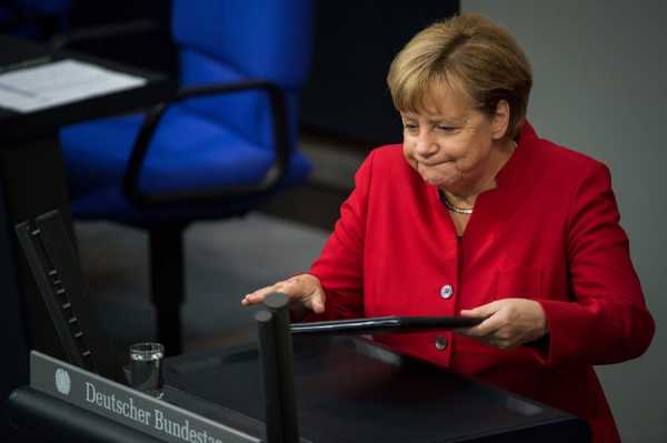 Spiegel: Συμφωνία Μέρκελ, Ζέεχοφερ, Γκάμπριελ για κοινό υποψήφιο πρόεδρο της Δημοκρατίας