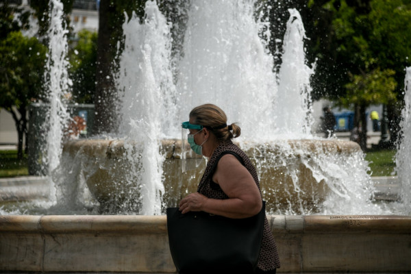 Καιρός σήμερα: Καύσωνας και... τοπικές καταιγίδες, υψηλές θερμοκρασίες σε όλη τη χώρα