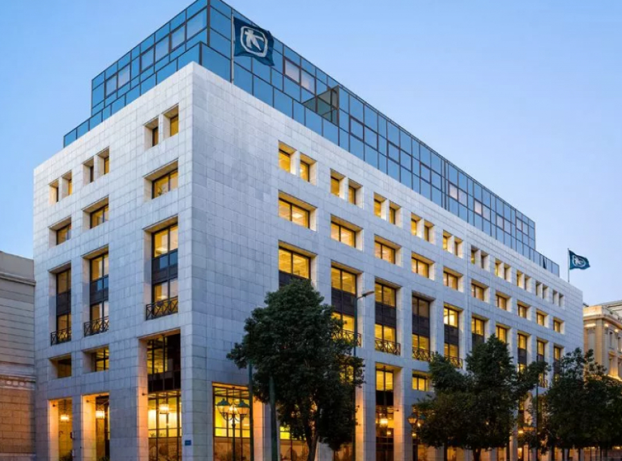 Η Alpha Holdings εξαγόρασε την AstroBank