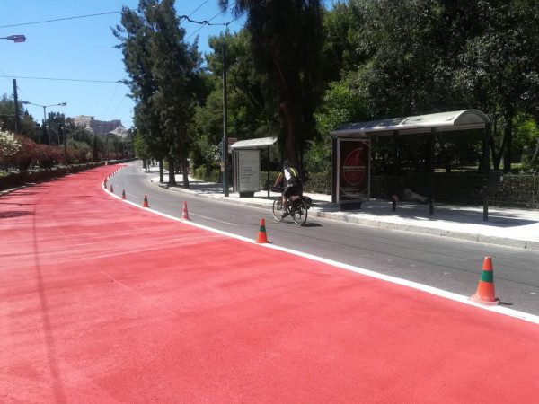 Ο Μεγάλος Περίπατος της Αθήνας και η έκπληξη της πρώτης ημέρας (pics & vid)