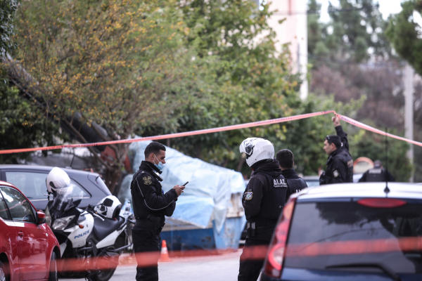 Ανατριχίλα στο Χαλάνδρι: Η κορούλα του οφθαλμίατρου τα είδε όλα - Τον είχε αγκαλιάσει ματωμένο και έκλαιγε (εικόνες, βίντεο)