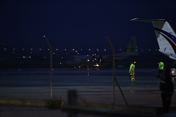 Στη Θεσσαλονίκη το C-130 με τις σορούς των φιλάθλων του ΠΑΟΚ