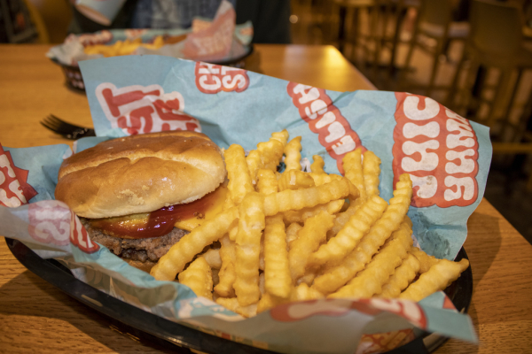 Fast food σε τιμές... εστιατορίου - 30% πάνω καφέδες, burgers και burritos