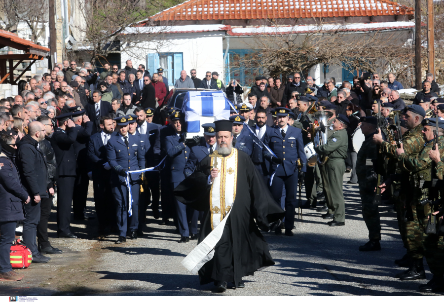 Ανείπωτη οδύνη και βουβός πόνος στο «τελευταίο αντίο» του Στάθη Τσιτλακίδη - «Ήρθε ο ήρωάς μας», συγκίνησε ο αδερφός του στον επικήδειο