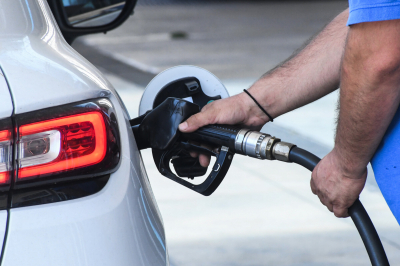 Επίδομα βενζίνης: Οι δικαιούχοι γυρίζουν την πλάτη τους στο NFC, με iban η πλειοψηφία των αιτήσεων