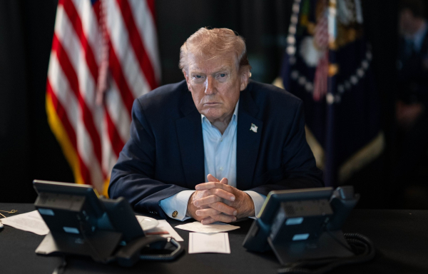 Ο Τραμπ προαναγγέλλει νέα επίθεση στο Ιράν: «Σήμερα θα χτυπηθεί πολύ σκληρά»