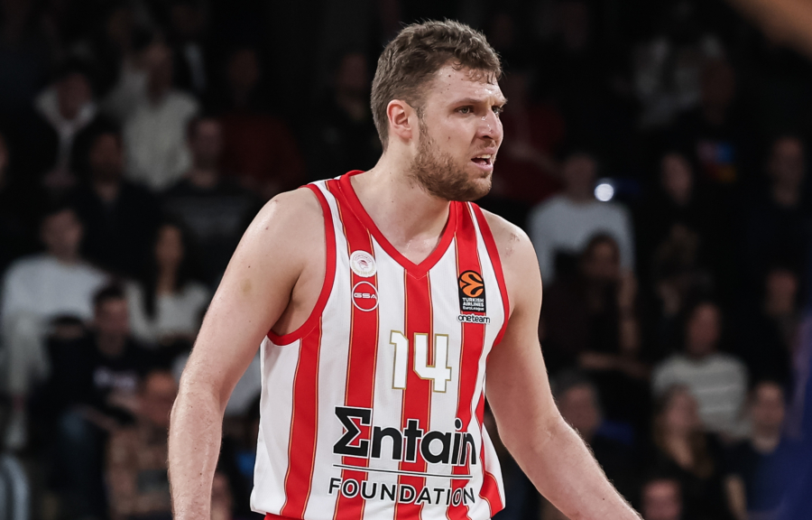 Ο Βεζένκοφ έκανε αυτό που ήθελε κάθε φίλος του Ολυμπιακού μετά το καλάθι του Φουρνιέ