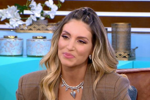 «Έξαλλη» η Οικονομάκου με τον Λιάγκα: «Κάθε φορά με ρωτάς πόσα βγάζω από το Instagram, είμαι ηθοποιός»