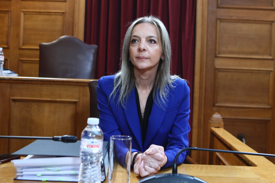 Χαμός με την Πόπη Σεμερτζίδου της ΝΔ: «Από τα 2,4 εκατ. ευρώ, έχει μείνει κάτι; Υπάρχει κάτι ή τα έχετε φάει όλα;»