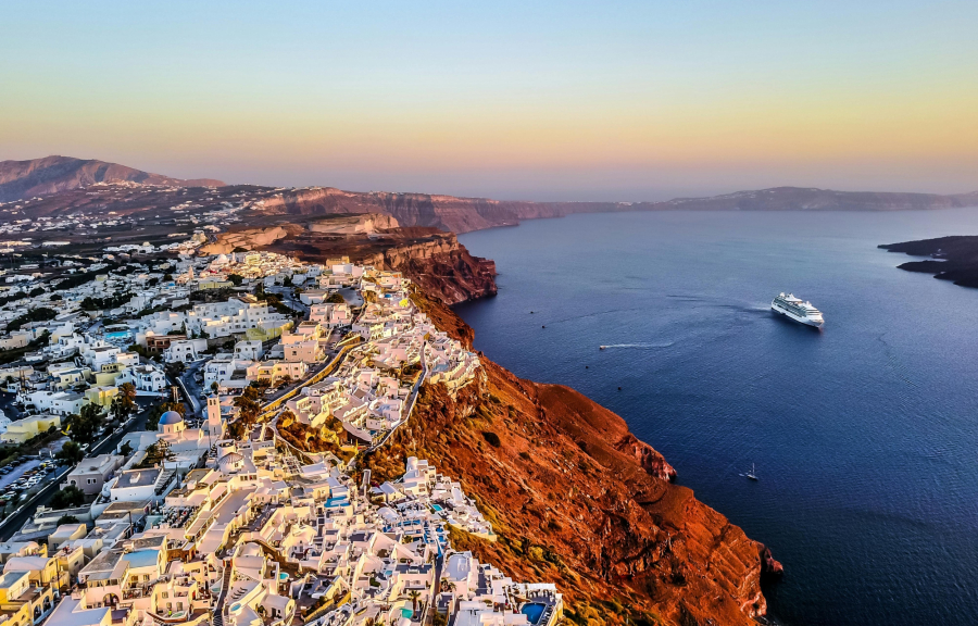 Γερ.Παπαδόπουλος για Σαντορίνη: Η συμπεριφορά των σεισμών αποκλίνει από το πρότυπο της «σμηνοσειράς»