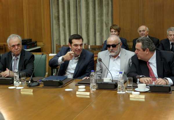 «Συλλογική προσπάθεια» ζήτησε από τους υπουργούς ο Αλέξης Τσίπρας