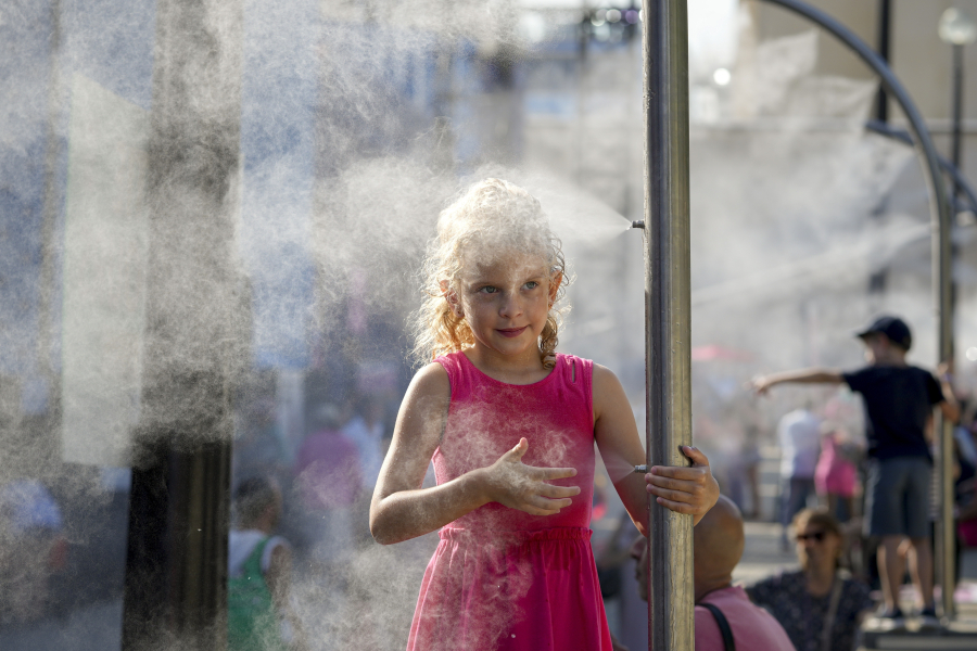 Ρεκόρ ζέστης πλήττει την Ευρώπη: Τα 40άρια έφθασαν νωρίς, κίνδυνος για τις καλλιέργειες