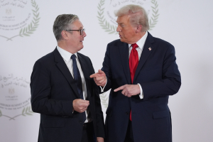 Τηλεφωνική επικοινωνία Στάρμερ - Τραμπ για τον πόλεμο στην Ουκρανία