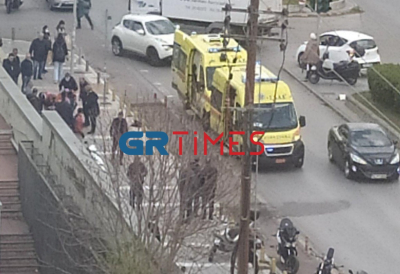 Θεσσαλονίκη: Φορτηγό συγκρούστηκε με μοτοσικλέτα, στο «Παπαγεωργίου» 25χρονος
