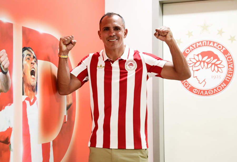 Ο Τζιοβάνι αποθεώνει την ακαδημία του Ολυμπιακού: «Χρειάζεται να ‘φτιάχνει’ μεγάλους παίκτες»