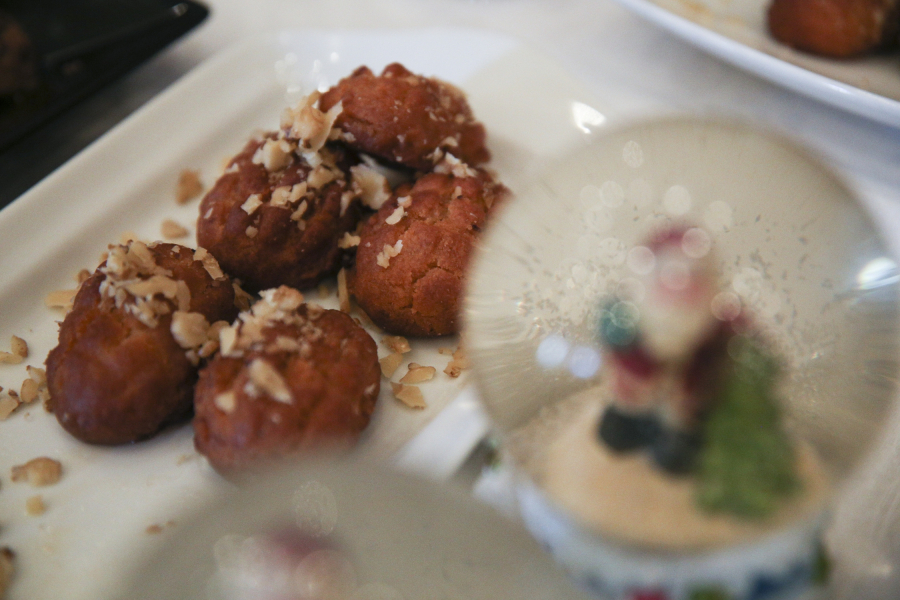 Το μυστικό για πεντανόστιμα light μελομακάρονα