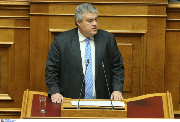 «Θα καταψηφίσω το νομοσχέδιο για τα ομόφυλα»: «Αξιακή διαφωνία» επικαλείται ο Χρυσομάλλης της ΝΔ