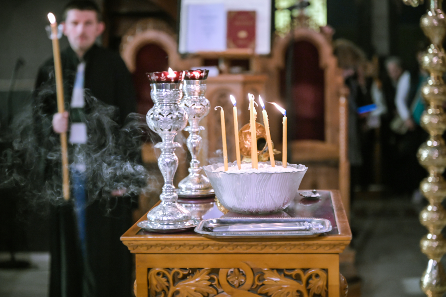 Μεγάλη Τετάρτη: Της αλειψάσης τον Κύριον μύρω - Το ευχέλαιο, δείτε LIVE την Ακολουθία του Νιπτήρος