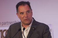 Δίκη Novartis: Επεισόδιο μεταξύ Γεωργιάδη και συνηγόρου, παρενέβη η φρουρά του υπουργού