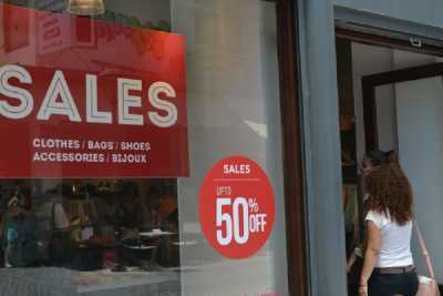 Πότε ξεκινούν οι ενδιάμεσες εκπτώσεις Μαΐου