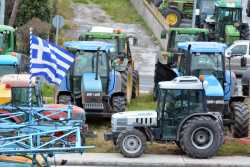 Κλειστή για δεύτερη ημέρα η Εγνατία Οδός απο τους αγρότες