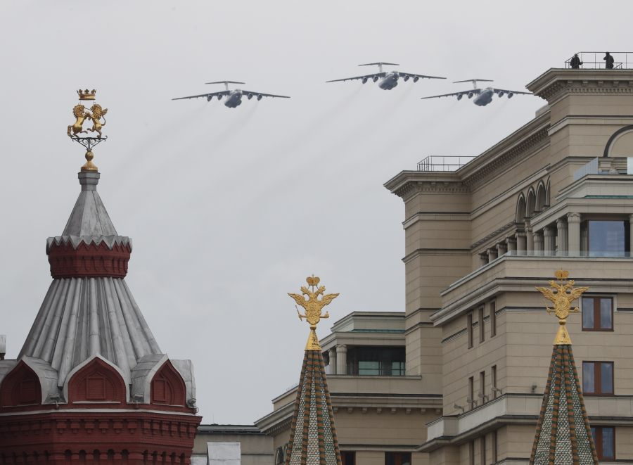 Η Μόσχα «κόβει» τα διαβατήρια σε όσους έλαβαν το χαρτί της επιστράτευσης