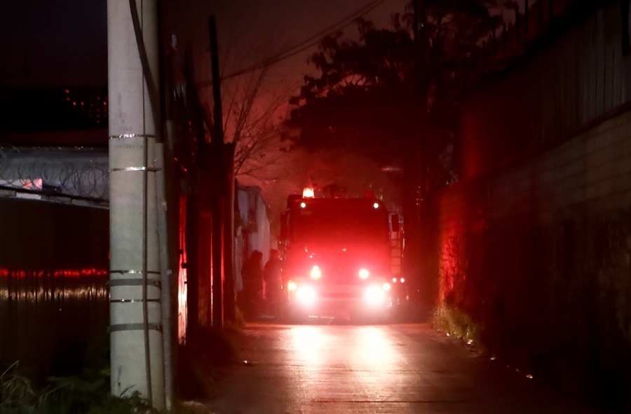 Ρέντη: Φωτιά τώρα σε επιχείρηση