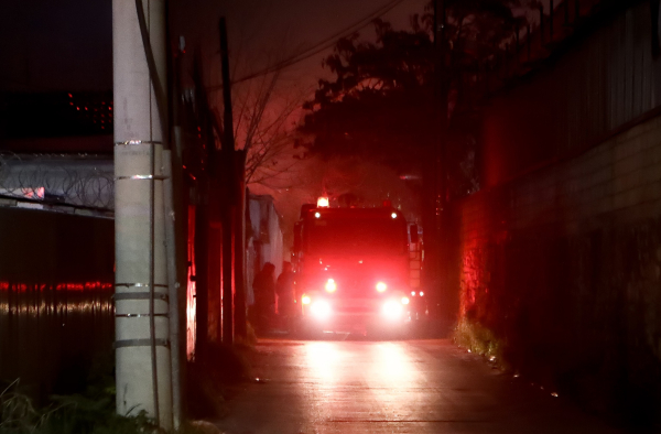 Ρέντη: Φωτιά τώρα σε επιχείρηση