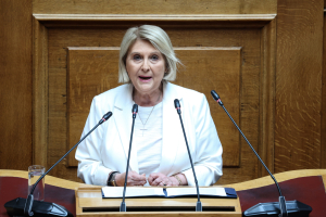 ΣΥΡΙΖΑ κατά Βούλτεψη: Είναι η φωνή του Μητσοτάκη στα media, αλλιώς ας την αποδοκιμάσει