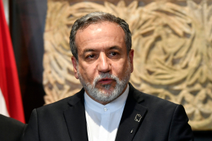 Ιράν: Ο ΥΠΕΞ Αμπάς Αραγτσί απορρίπτει κάθε πιθανότητα «αυτοσυγκράτησης»