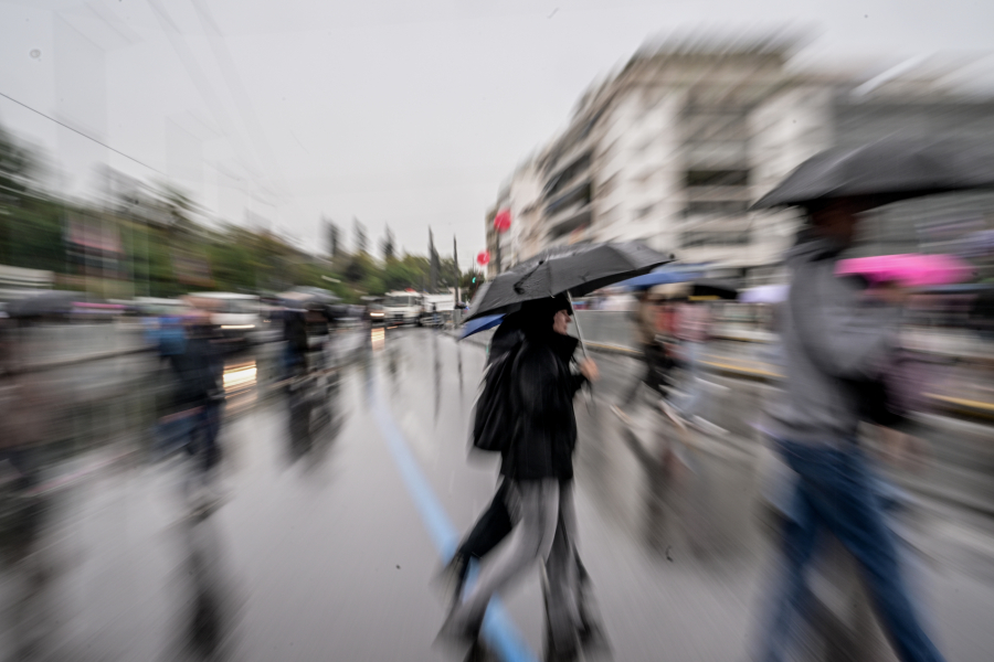 Ξεκινά τριήμερο κακοκαιρίας: «Πορτοκαλί» προειδοποίηση - Ποιες περιοχές θα σαρώσει