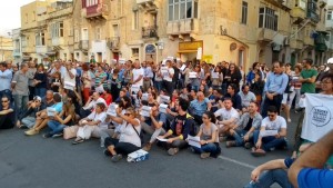 Μάλτα: «Δεν φοβόμαστε»: Διαδηλώνουν μετά τη δολοφονία της Ντάφνι Καρουάνα Γκαλιζία