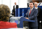 Συμφωνία των Πρεσπών: Η τελική μάχη του Ζάεφ - Στη Βουλή της ΠΓΔΜ η συζήτηση για την συνταγματική αναθεώρηση